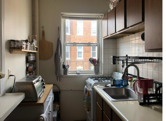 229 Kelton St, Unit 7 in Boston, MA - Foto de edificio - Building Photo
