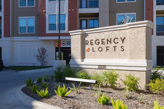 Regency Lofts in Houston, TX - Building Photo - Building Photo