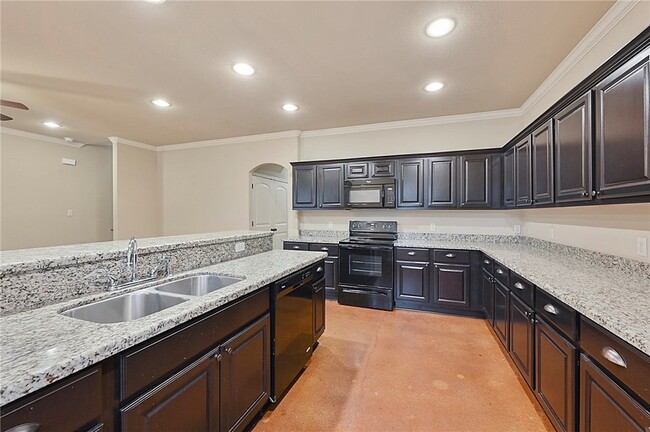 128 Kimber Ln in College Station, TX - Building Photo - Building Photo