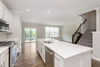 639 Golborne St in Carmel, IN - Building Photo - Building Photo