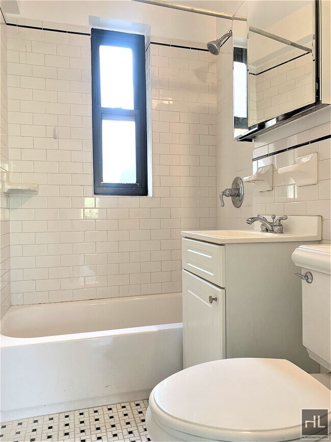 AMSTERDAM AVENUE, Unit 9H in New York, NY - Building Photo - Building Photo