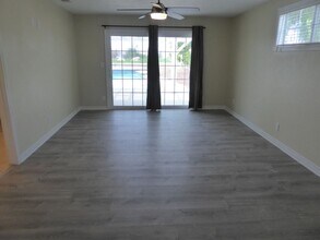 27445 Garza Dr in Santa Clarita, CA - Building Photo - Building Photo
