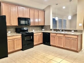 421 Goldstone Ln in Fort Worth, TX - Building Photo - Building Photo