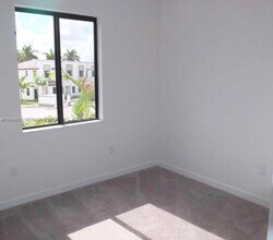 407 NE 208th Terrace in Miami, FL - Building Photo - Building Photo