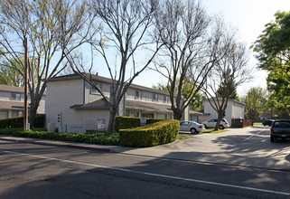 ELM WOOD Townhouses in Turlock, CA - Building Photo - Building Photo