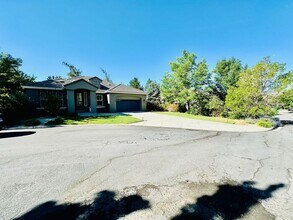 8120 Silver Strike Ct in Reno, NV - Building Photo - Building Photo