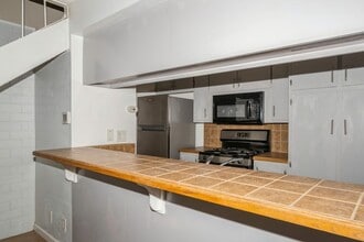 3683 Park Dr in Auburn, CA - Building Photo - Building Photo