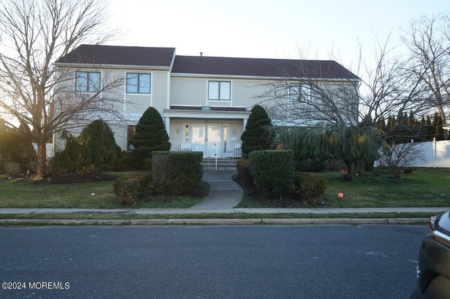 790 Bowyer Ave in Long Branch, NJ - Building Photo - Building Photo