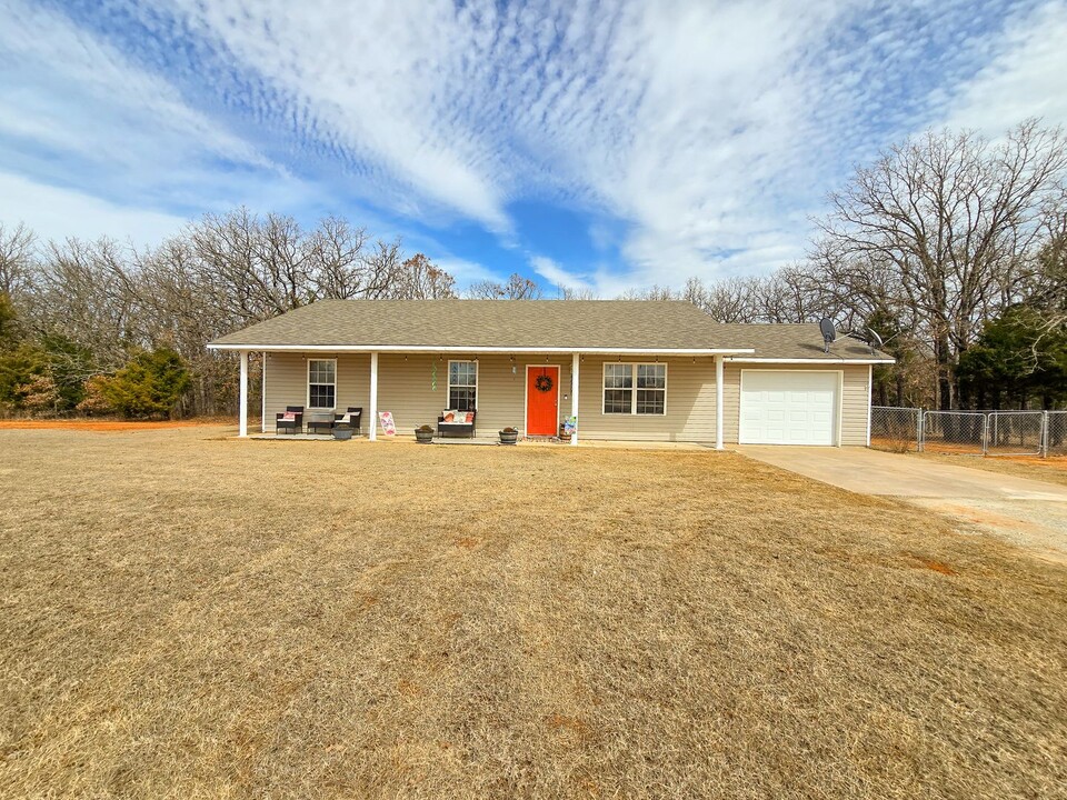 22707 Jean Amerson Dr in Tecumseh, OK - Building Photo