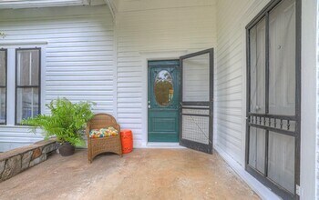 1316 Belvin St in San Marcos, TX - Foto de edificio - Building Photo