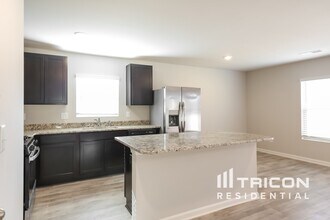 927 Equine Dr in Roebuck, SC - Building Photo - Building Photo
