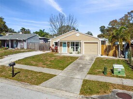 2803 Northcote Dr in Palm Harbor, FL - Building Photo