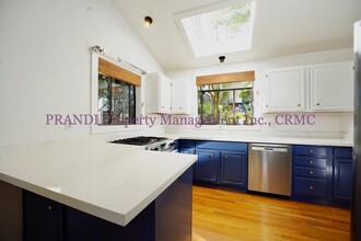 2 Heuters Ln in Mill Valley, CA - Building Photo - Building Photo