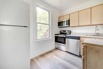3422 Ward St, Unit 3 in Pittsburgh, PA - Building Photo - Building Photo
