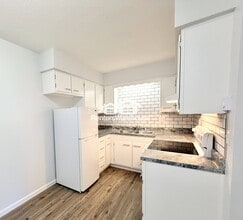 211 S Green St in Madrid, IA - Foto de edificio - Building Photo