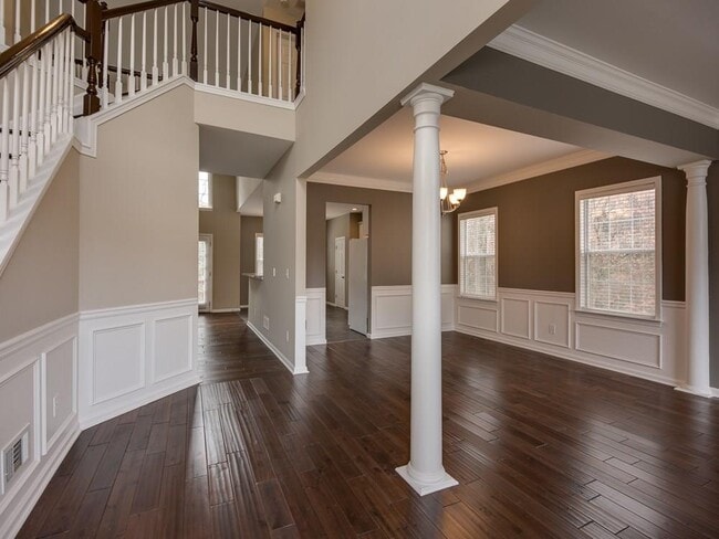 2011 Chelton Way SE in Smyrna, GA - Building Photo - Building Photo