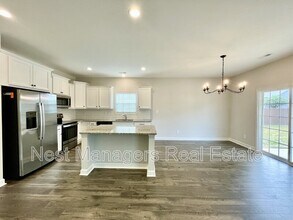 1108 Mayfern Dr in Hope Mills, NC - Building Photo - Building Photo