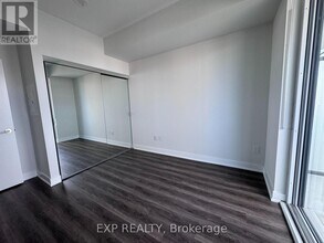 4130 Parkside Village Dr in Mississauga, ON - Building Photo - Building Photo