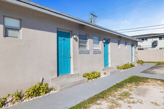 65 W 9th St in Hialeah, FL - Foto de edificio - Building Photo