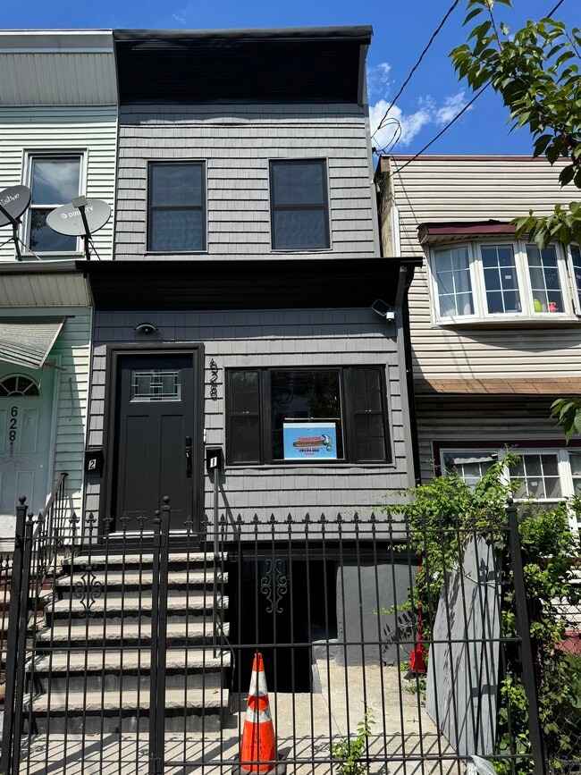 property at 628 Bramhall Ave