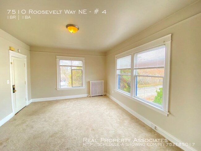 7510 Roosevelt Way NE in Seattle, WA - Building Photo - Building Photo