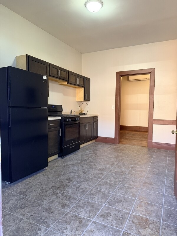 604 W 3rd St in Davenport, IA - Building Photo - Building Photo