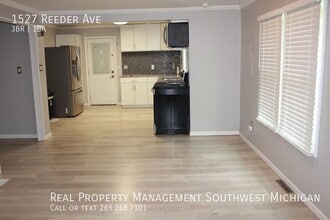 1527 Reeder Ave in Benton Harbor, MI - Building Photo - Building Photo