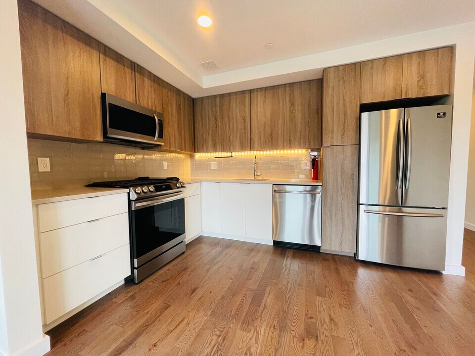 119 Hyde Park Ave in Boston, MA - Building Photo