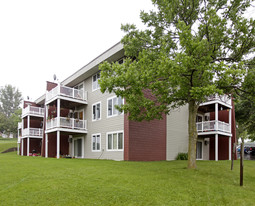 501 Waconia Pky N Apartments