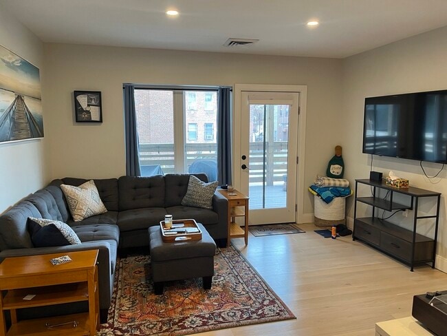 25 2nd St, Unit 207 in Chelsea, MA - Building Photo - Building Photo