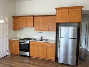 550 A G St in Independence, OR - Building Photo - Building Photo