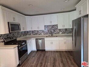 6653 Glade Ave in Los Angeles, CA - Building Photo - Building Photo