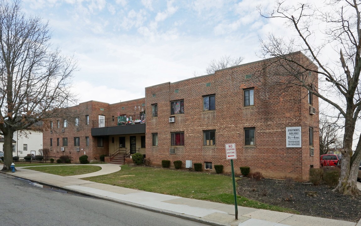 202-218 Washington Ave in Cedarhurst, NY - Foto de edificio
