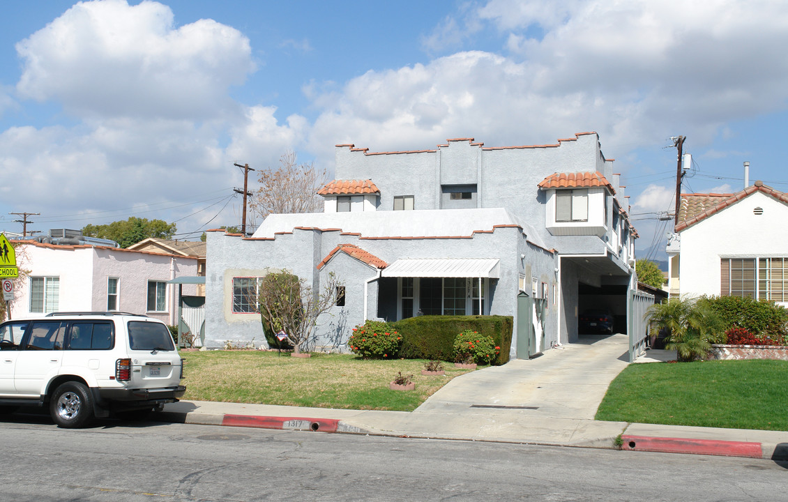 1317 E Acacia Ave in Glendale, CA - Building Photo