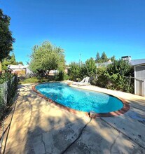 3910 Churn Crk Rd in Redding, CA - Building Photo - Building Photo