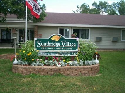 Southridge Village in Cadott, WI - Foto de edificio