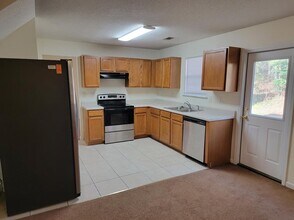 1106 St Phillips Ct in Locust Grove, GA - Building Photo - Building Photo