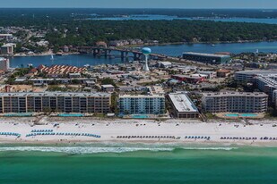 1114 Santa Rosa Blvd in Fort Walton Beach, FL - Building Photo