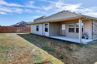 311 Triple Crown Ln in Ponder, TX - Building Photo - Building Photo