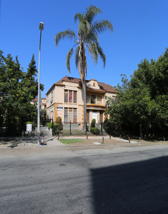 931-935 S Hobart Blvd in Los Angeles, CA - Building Photo