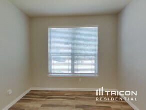 9731 Marbach Crest in San Antonio, TX - Building Photo - Building Photo