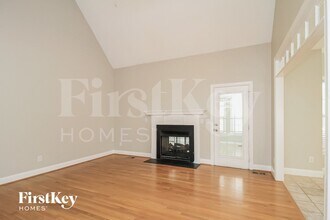 4726 Farm Bell Ct in Winston-Salem, NC - Foto de edificio - Building Photo