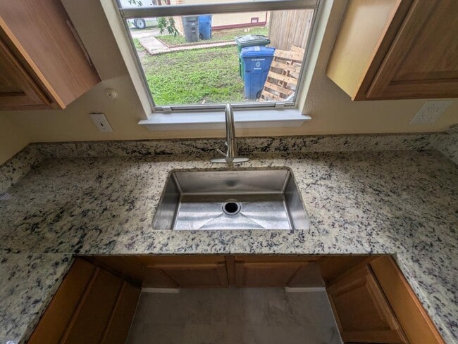 14504 Waddesdon Bluff in San Antonio, TX - Building Photo - Building Photo