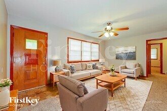 8305 E 85th Terrace in Raytown, MO - Building Photo - Building Photo