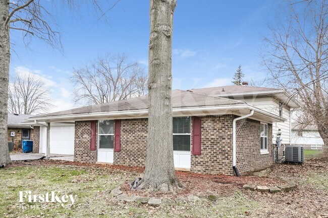 9570 Gemini Dr in Indianapolis, IN - Foto de edificio - Building Photo