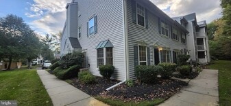 69 Cheverny Ct in Hamilton Township, NJ - Building Photo