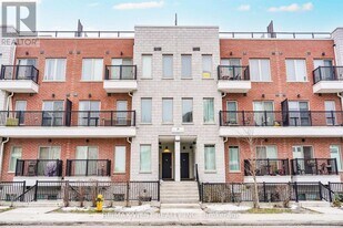 39 John Perkins Bull Dr in Toronto, ON - Building Photo