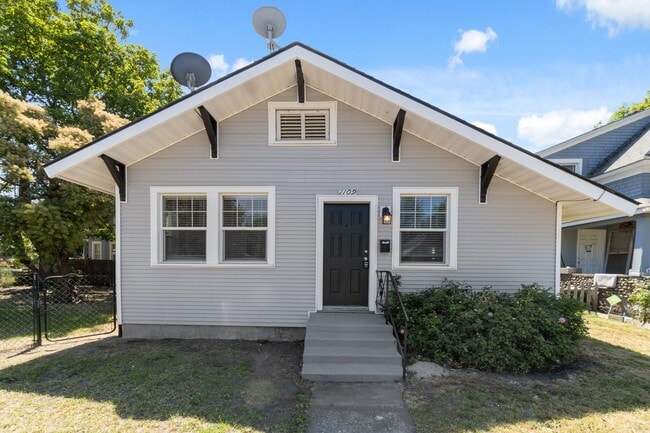 property at 1109 W Cleveland Ave