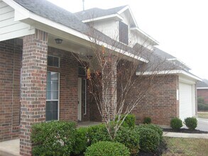 8126 Rushing Stream Ct in Tomball, TX - Building Photo - Building Photo