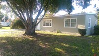 151 SE Castana Ct in Port St. Lucie, FL - Building Photo - Building Photo